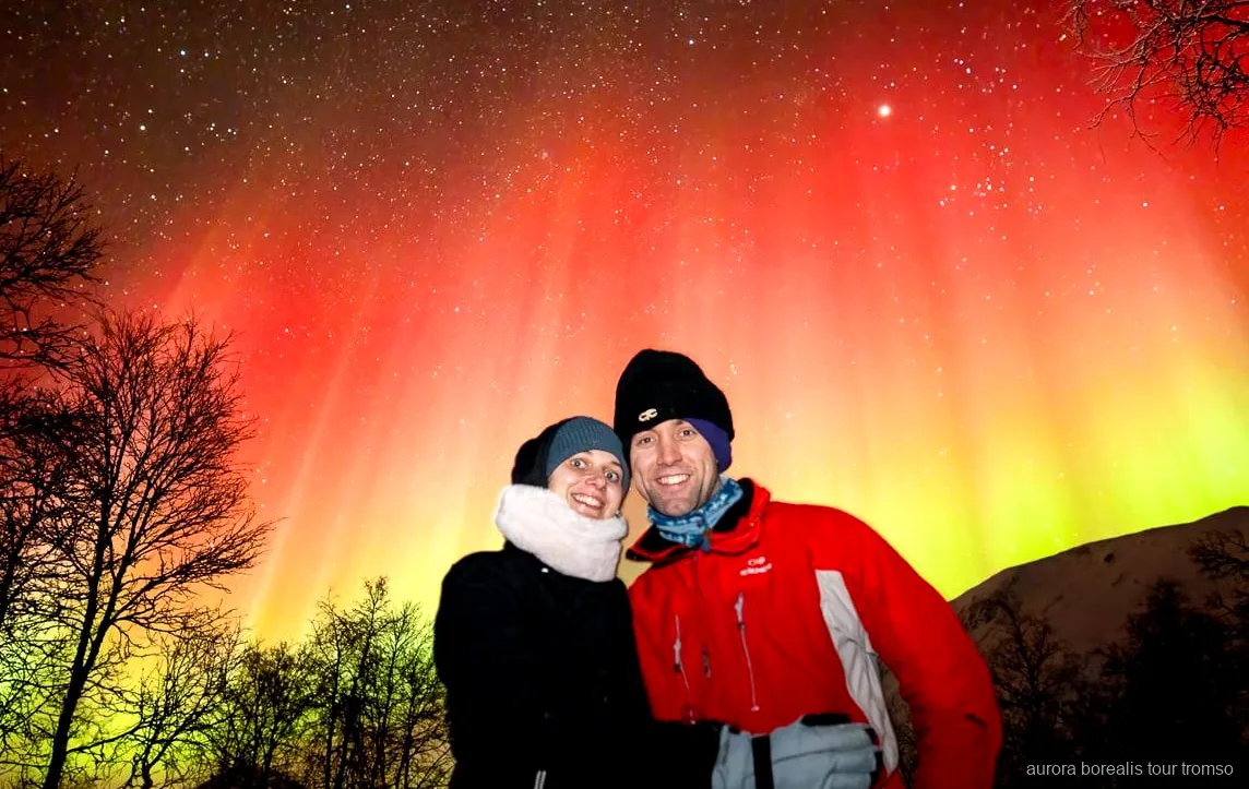 Aurora boreale su un paesaggio artico vicino a Tromsø