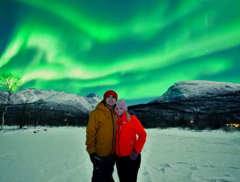 Aurore boréale au-dessus de la Norvège du Nord vue depuis la chasse en petit groupe de Tromsø